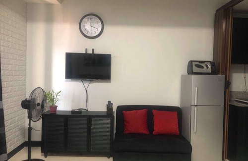 E. Rodriguez Apartment | MANHATTAN PARKWAY CONDOMINIUM STAYCATION