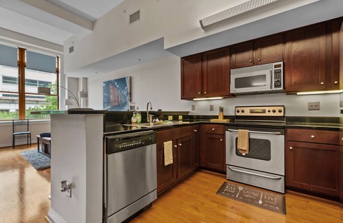 Downtown Condo | Manhattan Style Condo in Downtown Norfolk