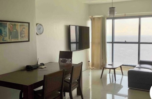 Ermita Condo | Manila BayscapenBest location for sunsets, USA embassy,universities, hospitals.