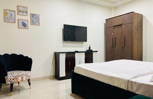Vrindavan Villa | Manju Sadan