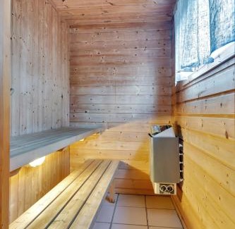 Samuelsberg Cabin | Manndalen Sjøbuer