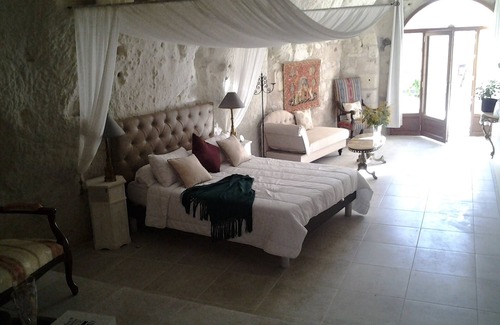 Bourre House | Manoir des Roches Troglo Room, 75 M², Chateaux de la Loire and Beauval Zoo