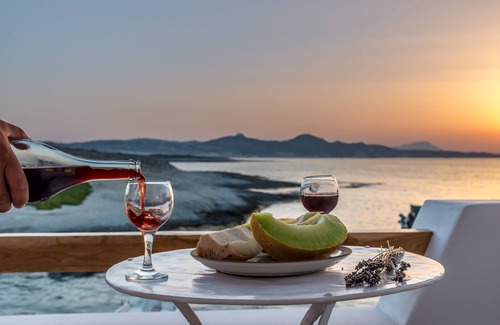 Milos House | Manolis And Filio Home -By The Sea