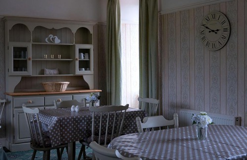 Dawlish House | Manor Farm