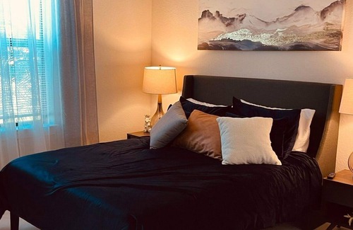 Lauderdale Lakes Cottage | Manor on the lake