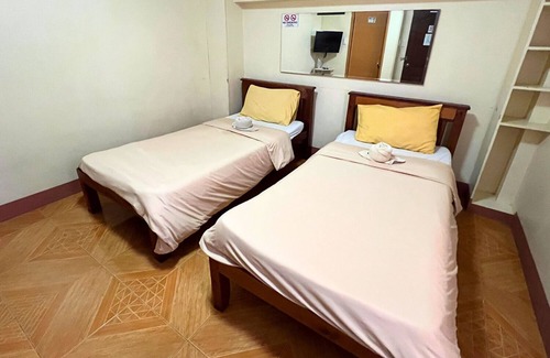 Talisay Hotel | Manora Apartments and Guest House