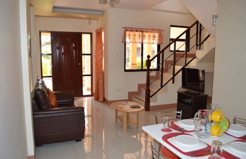 Talisay Hotel | Manora Apartments and Guest House