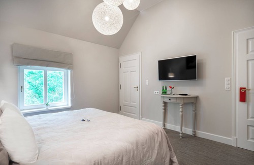 Nowe Warpno Bed & Breakfast | Manowce Palace - Double or Twin Room with Garden View (Room 6)
