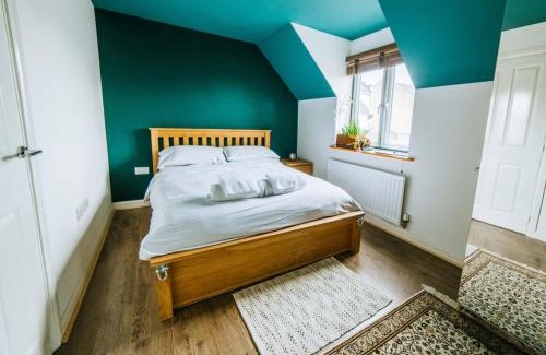 Patchway Apartment | Mansell Road - Trendy Loft with Free Parking