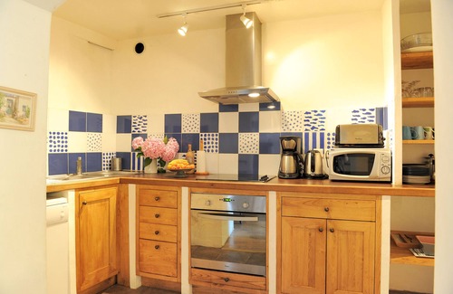 Castelnou House | Mansion - CastelnouHouse with character