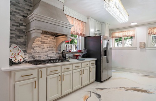 Redmont Park House | Mansion City View on Highland