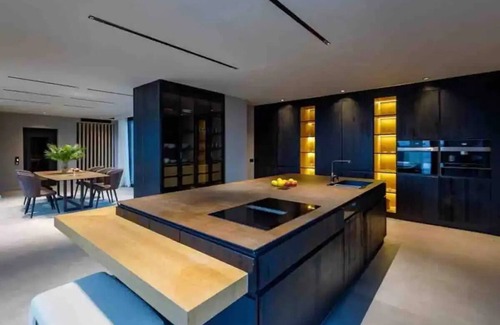 Dagbelen Villa | Mansion with elevator, housekeeper, breakfast