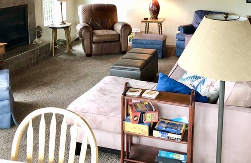 Manzanita Cabin | Manzanita Ocean View on quiet street