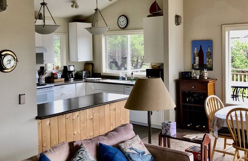 Manzanita Cabin | Manzanita Ocean View on quiet street