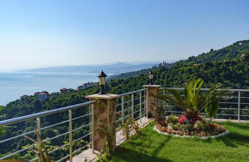 Akcaabat House | Manzarasıyla Büyüleyen Lüx villa