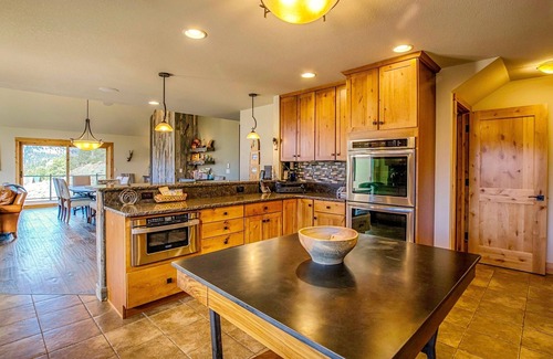 Windcliff Estates House | Mapes Luxury Vacation At Windcliff 5 Bedroom Home by RedAwning