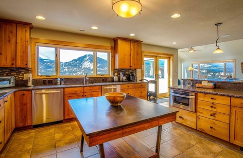 Windcliff Estates House | Mapes Luxury Vacation At Windcliff 5 Bedroom Home by RedAwning