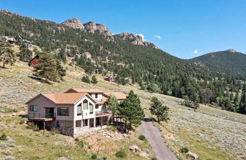 Windcliff Estates House | Mapes Luxury Vacation At Windcliff 5 Bedroom Home by RedAwning