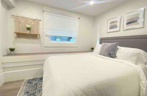 Kitsilano Hotel | Maple beach house Garden suite