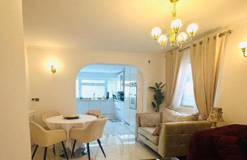 London Borough of Bromley Apartment | Maple Grove - Luxury 1-Bedroom apartment with garden and parking in Greater London