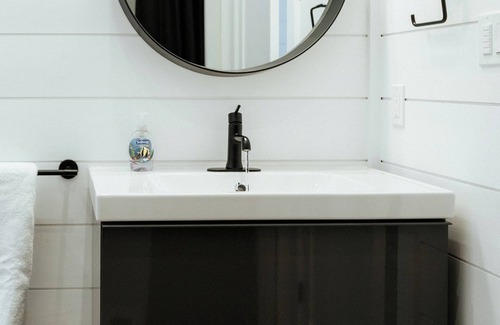 Scotia Cottage | Maple Haven at Algonquin Woods, Lake Front Cottage