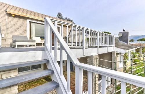 Bergvliet Apartment | Maple House,Cottage and studio