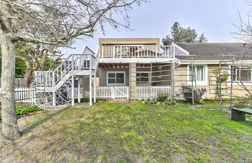 Bergvliet Apartment | Maple House,Cottage and studio