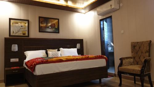 Kharar Hotel | Maple Leaf Hotel
