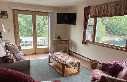 Star Lake House | Maple Mountain House sleeps 10 - next door to Maple Mountain Cabin sleeps 6