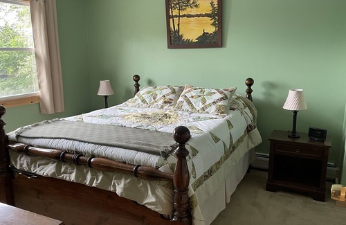 Star Lake House | Maple Mountain House sleeps 10 - next door to Maple Mountain Cabin sleeps 6