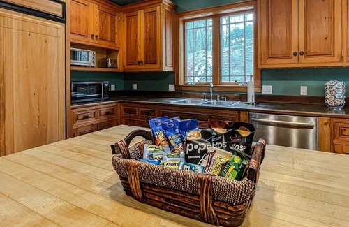 Banner Elk House | Maple Mountain Retreat! Views, Arcade Rm, Theater, Hot tub