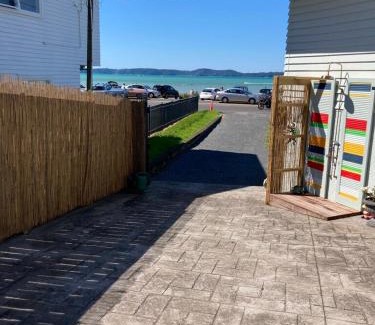 Maraetai Apartment | Maraetai Beachfront bliss one bedroom apartment