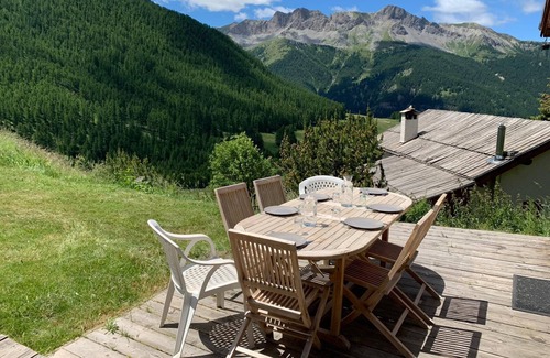 Molines-en-Queyras Ski Chalet | MARANATHA Charming Chalet 10 pers Veranda + South-facing Terrace -magnificent View