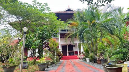 Mararikulam Bed & Breakfast | Marari Charlys Homestay