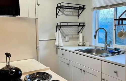 Seward Apartment | Marathon Historic Apartments- Bayview - Heart of downtown -Charming 1 bedroom