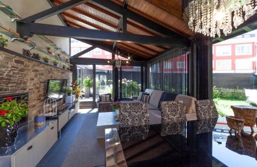 Mino House | Maravillosa vivienda con jardín y barbacoa.
