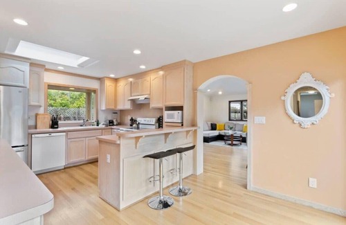Loyola House | @ Marbella Lane - 2BR Charming Spacious Home