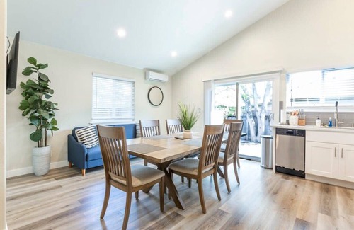 Willow Glen House | @ Marbella Lane - 6BR Duplex | DTWN SJ | Laundry + P
