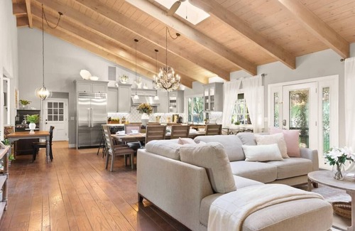 Modesto House | @ Marbella Lane - Alpaca Farm House l Pool
