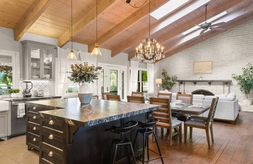 Modesto House | @ Marbella Lane - Alpaca Farm House l Pool