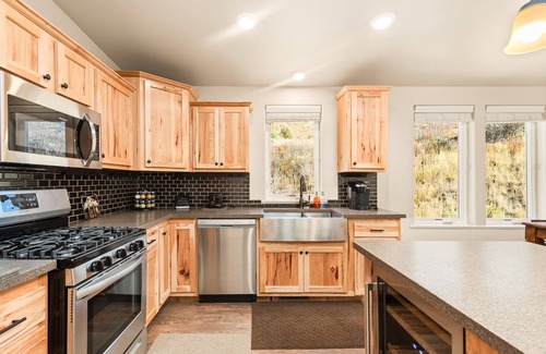 Carbondale House | Marble Riverfront Retreat | Mountainside Escape