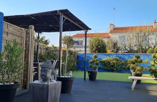 Les Sables d'Olonne House | Marché Arago (3min), plage (8min), jardin clos.