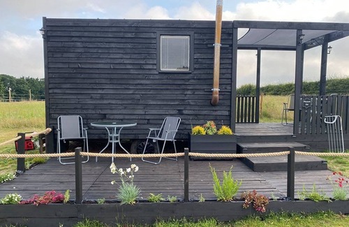 Aldeby Cottage | March Hare is a marvellous shepherd’s hut that sleeps up to four people.