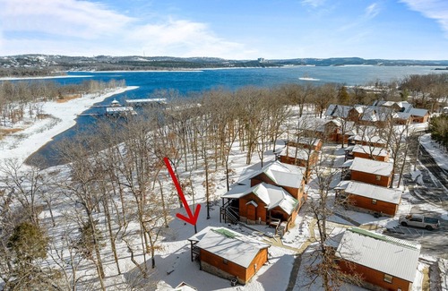 Indian Point Cabin | March Sale! Lakefront Cabin directly on Table Rock Lake: w/Pool+Hot Tubs