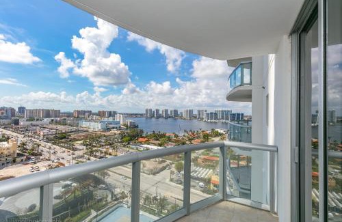 Sunny Isles Beach Apartment | Marenas Beach Resort Private Luxury Suites