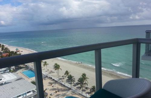 Sunny Isles Beach Apartment | Marenas Beach Resort Private Luxury Suites