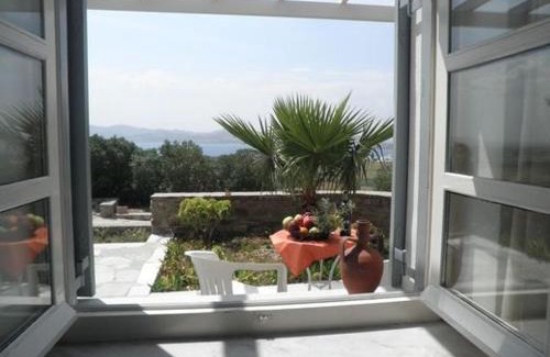 Nea Cryssi Akti Apartment | Margarita Countryside Studios