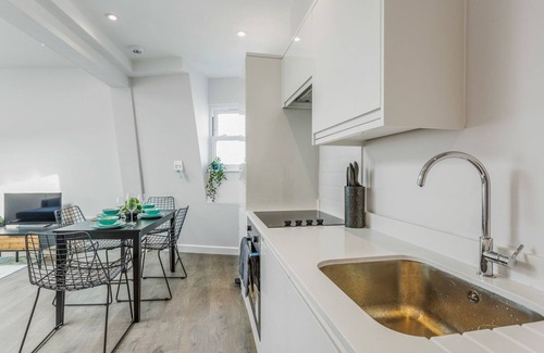 Margate Apartment | Margate Getaway: Two-Bedroom, 4 guest