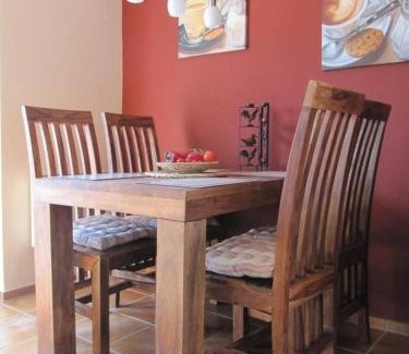 Gremersdorf House | Margerite