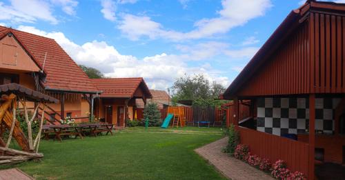 Orlat House | Marginimea Sibiului - Pensiunea Darian & David